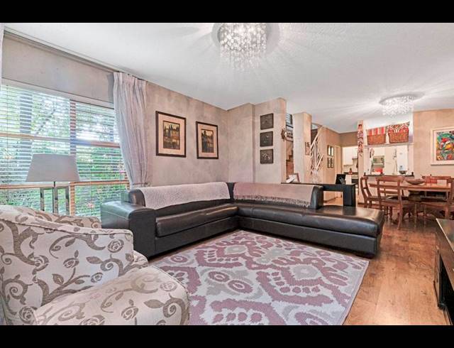 2 BEDROOM HOUSE FOR SALE IN BENMORE GARDENS